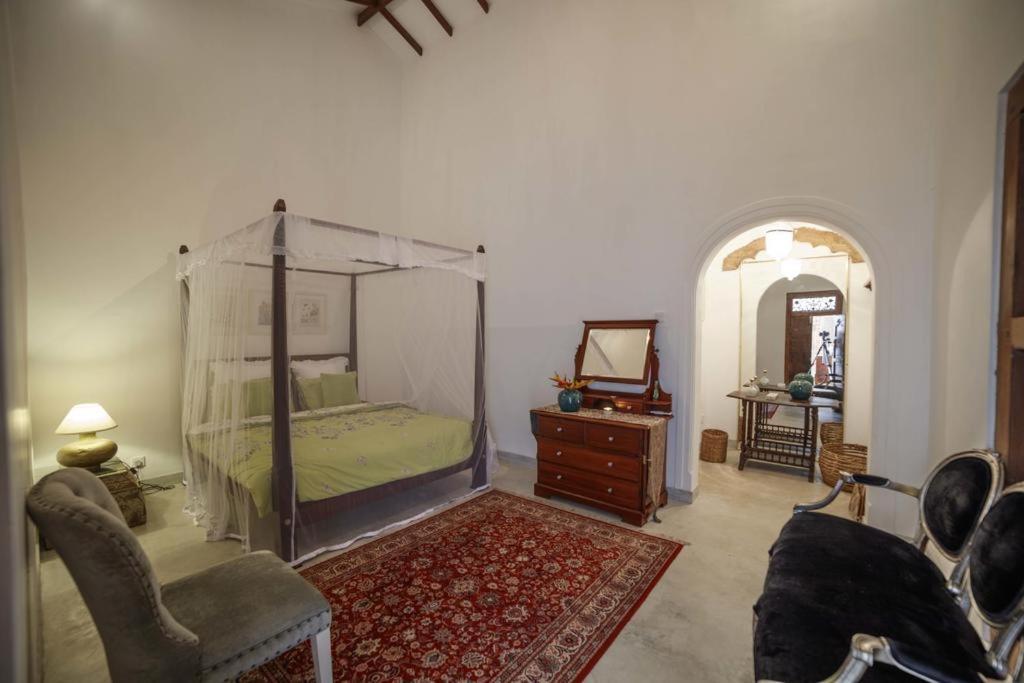 Treasure Rock Bed & Breakfast Kirinda  Ngoại thất bức ảnh