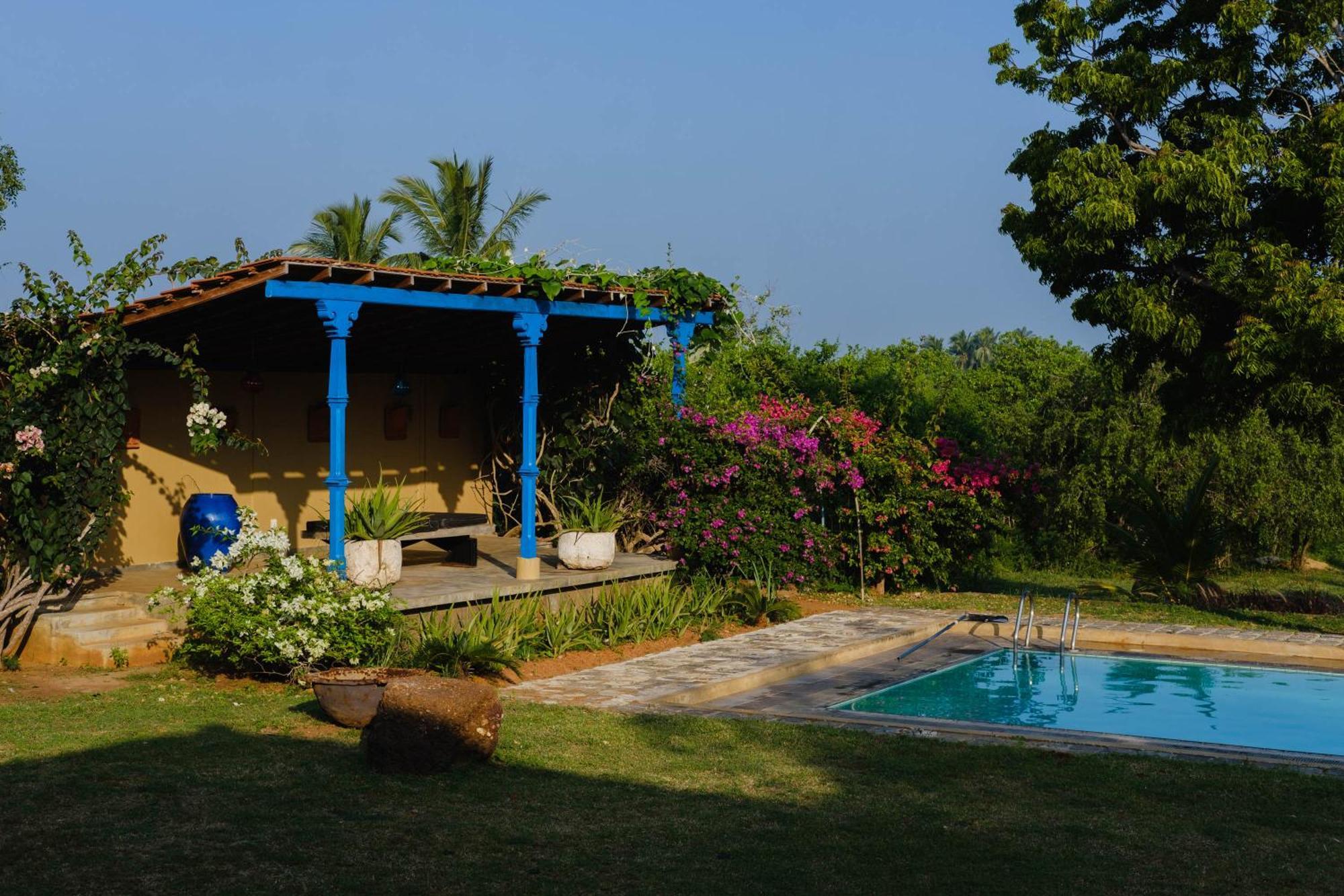 Treasure Rock Bed & Breakfast Kirinda  Ngoại thất bức ảnh