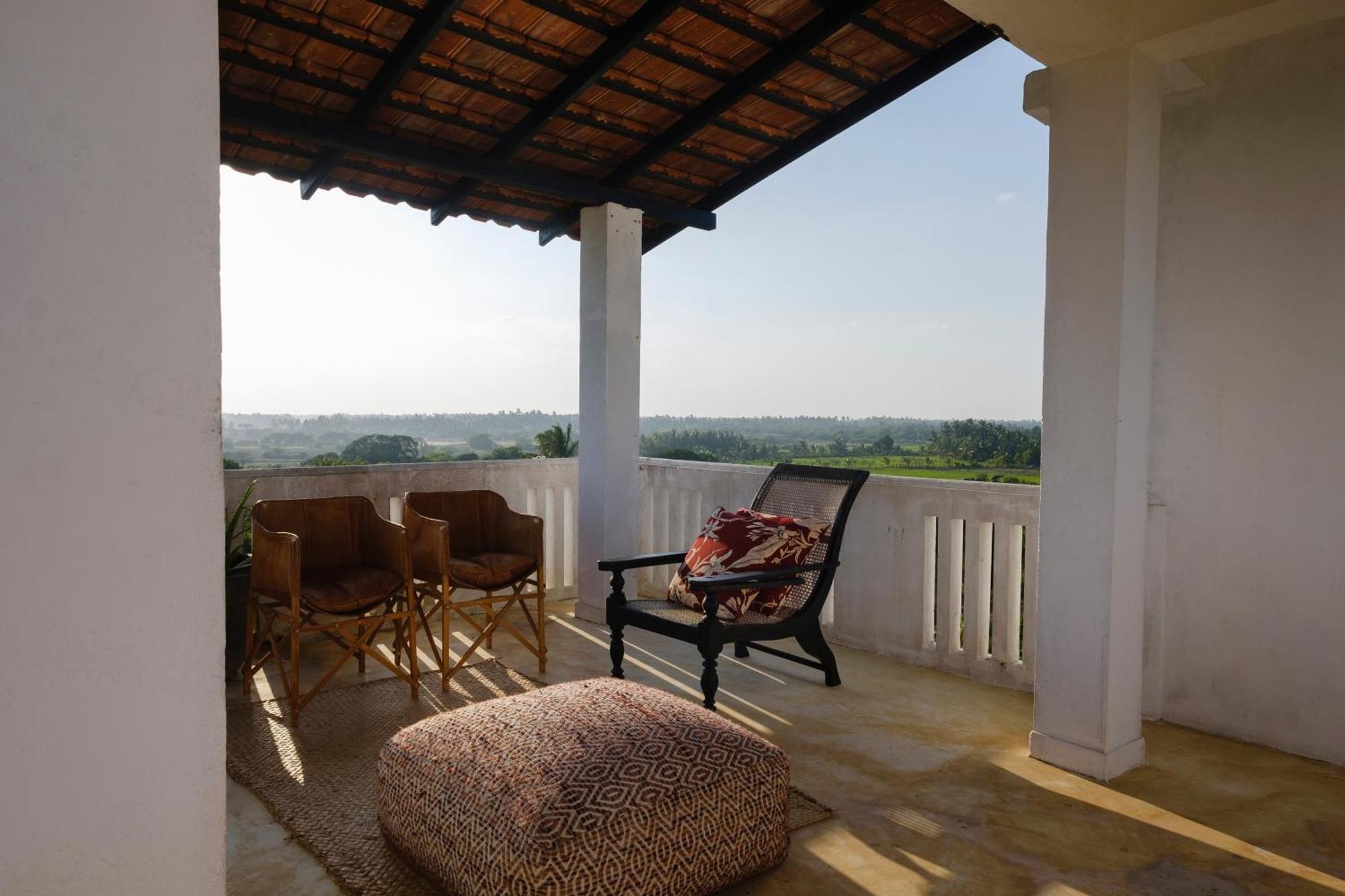 Treasure Rock Bed & Breakfast Kirinda  Ngoại thất bức ảnh