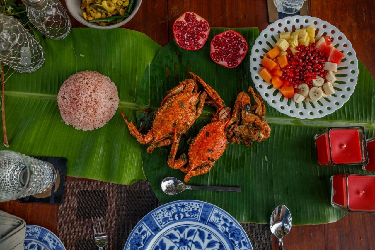 Treasure Rock Bed & Breakfast Kirinda  Ngoại thất bức ảnh